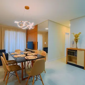 Excelente Localização - No Centro De Bombinhas, Próximo Do Mar - 2 Dorms 5 Pessoas Apartamento